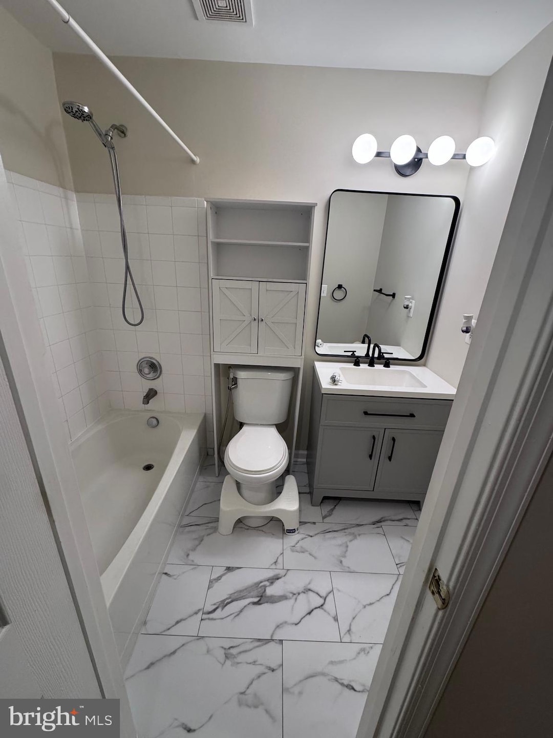 For Rent $1,800/month