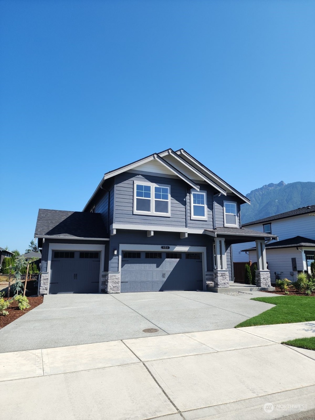 Sold $1,274,995 • Co-Listing Agent