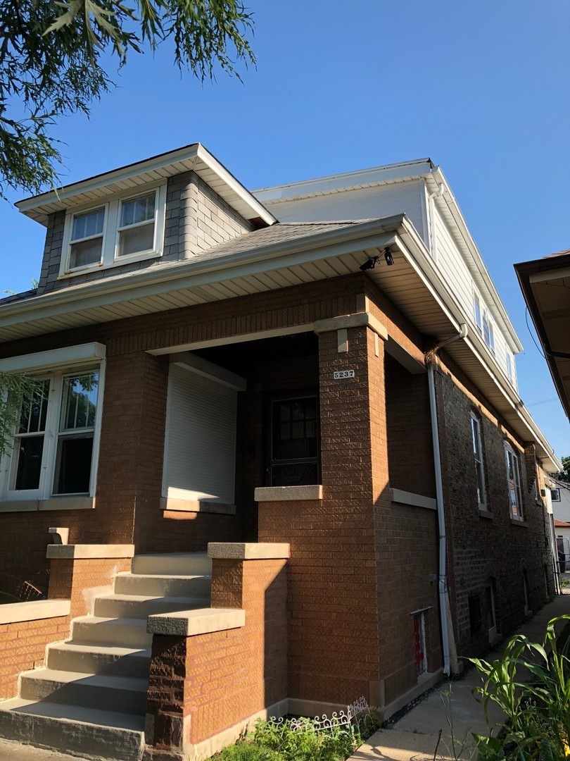5237 W Nelson St, Chicago, IL 60641 - photo 1