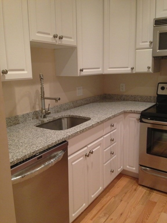 159 Bittersweet Ln unit 120, Randolph, MA 02368 - photo 1