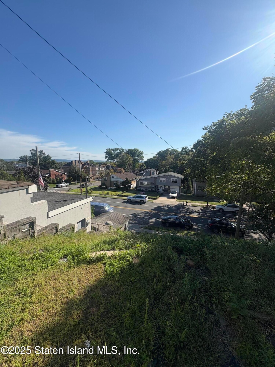 603 W Fingerboard Rd, Staten Island, NY 10305 - photo 1