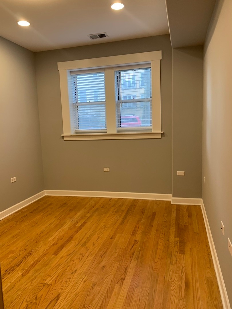 2737 W Arthur Ave unit G, Chicago, IL 60645 - photo 1