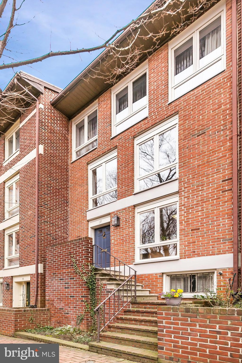 17 W Lee St, Baltimore, MD 21201 - photo 1