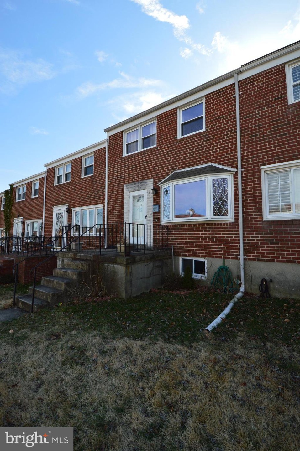 987 Circle Dr, Halethorpe, MD 21227 - photo 1