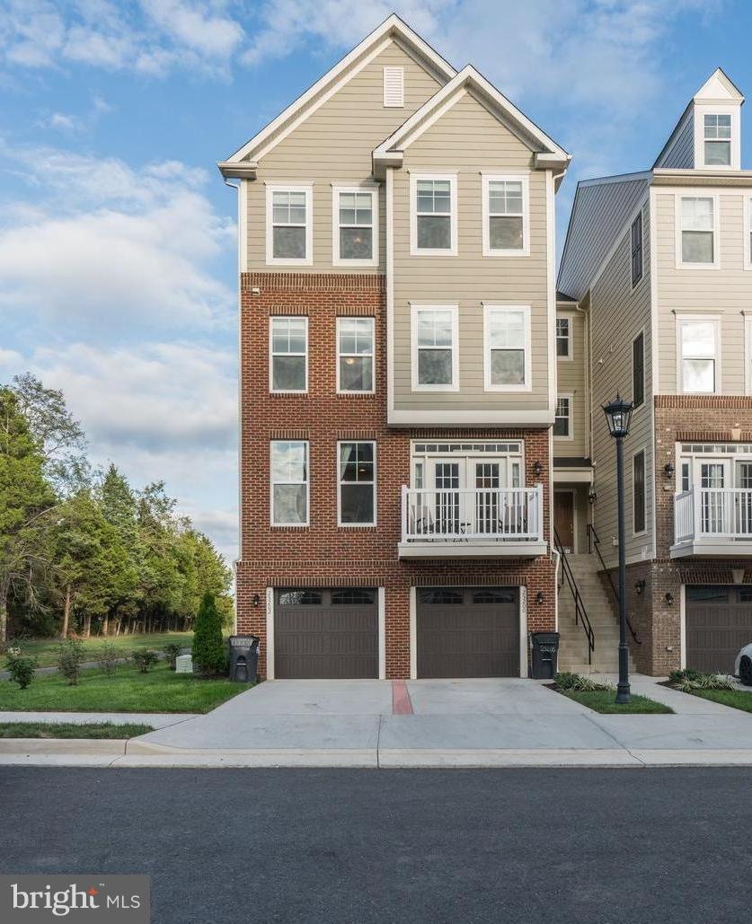 25200 Briargate Terrace, Chantilly, VA 20152 - photo 1