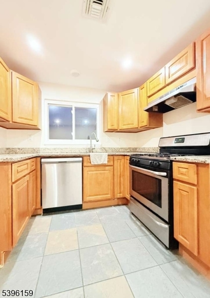 437 Elm St, Kearny, NJ 07032 - photo 1