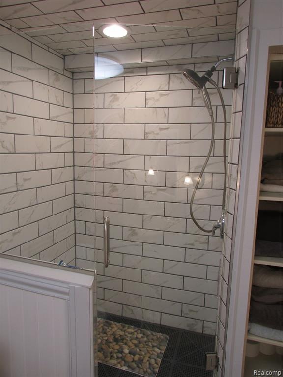 529 E Flint St, Davison, MI 48423 - photo 1