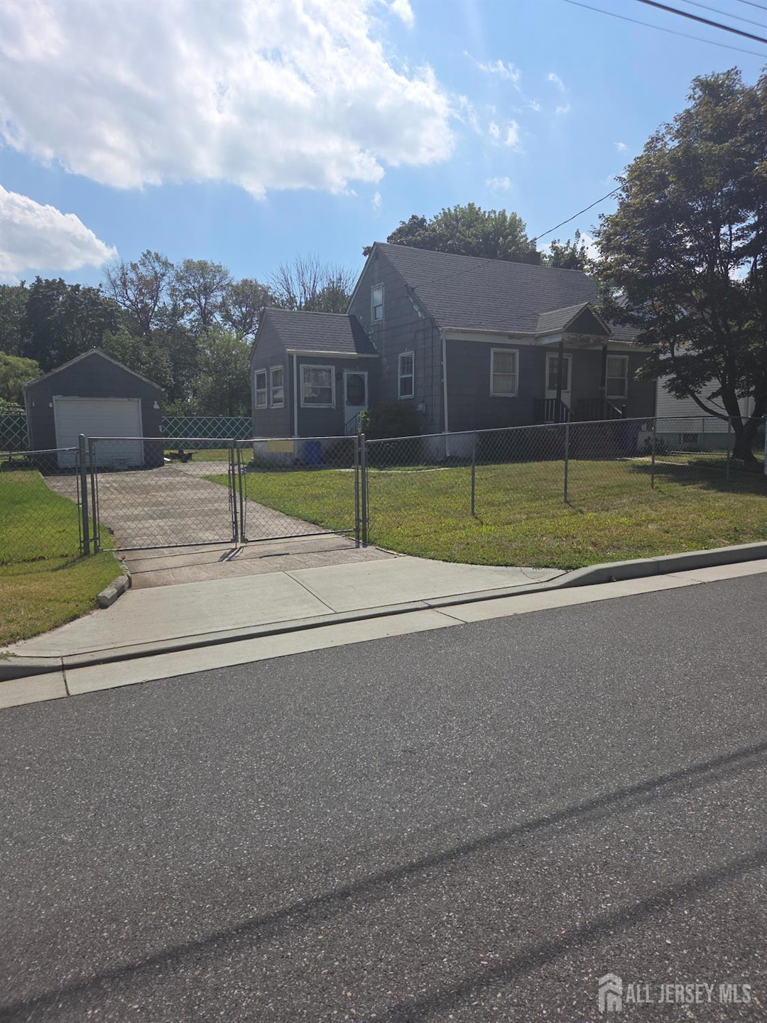 Under Contract $350,000