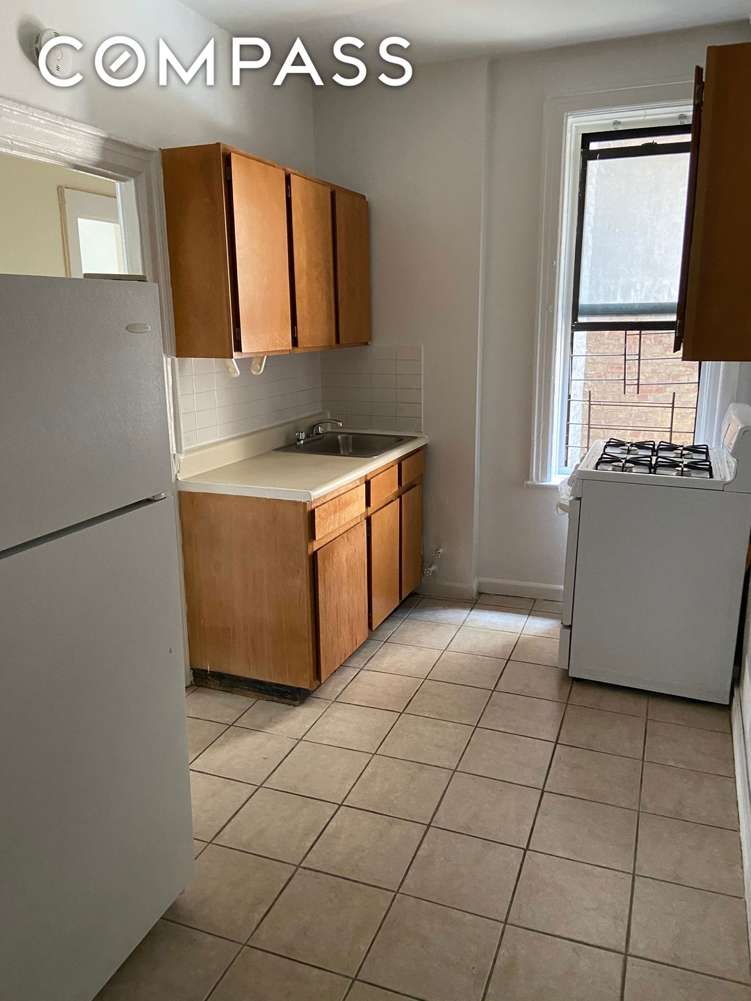 28-23 42nd St unit A-5, Astoria, NY 11103 - photo 1