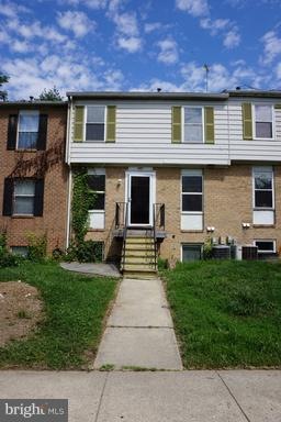 549 W Diamond Ave, Gaithersburg, MD 20877 - photo 1