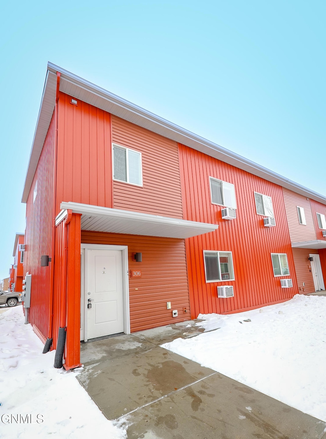 3202 17th Ave W unit 306, Williston, ND 58801 - photo 1