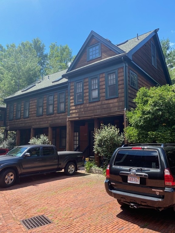 247 River St unit 2, Cambridge, MA 02139 - photo 1