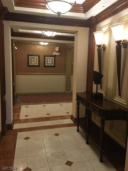 5107 Pointe Gate Dr unit 5107, Livingston, NJ 07039 - photo 1