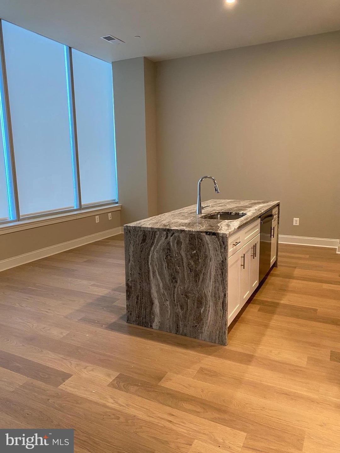 20-21 Arch St unit 106, Philadelphia, PA 19103 - photo 1