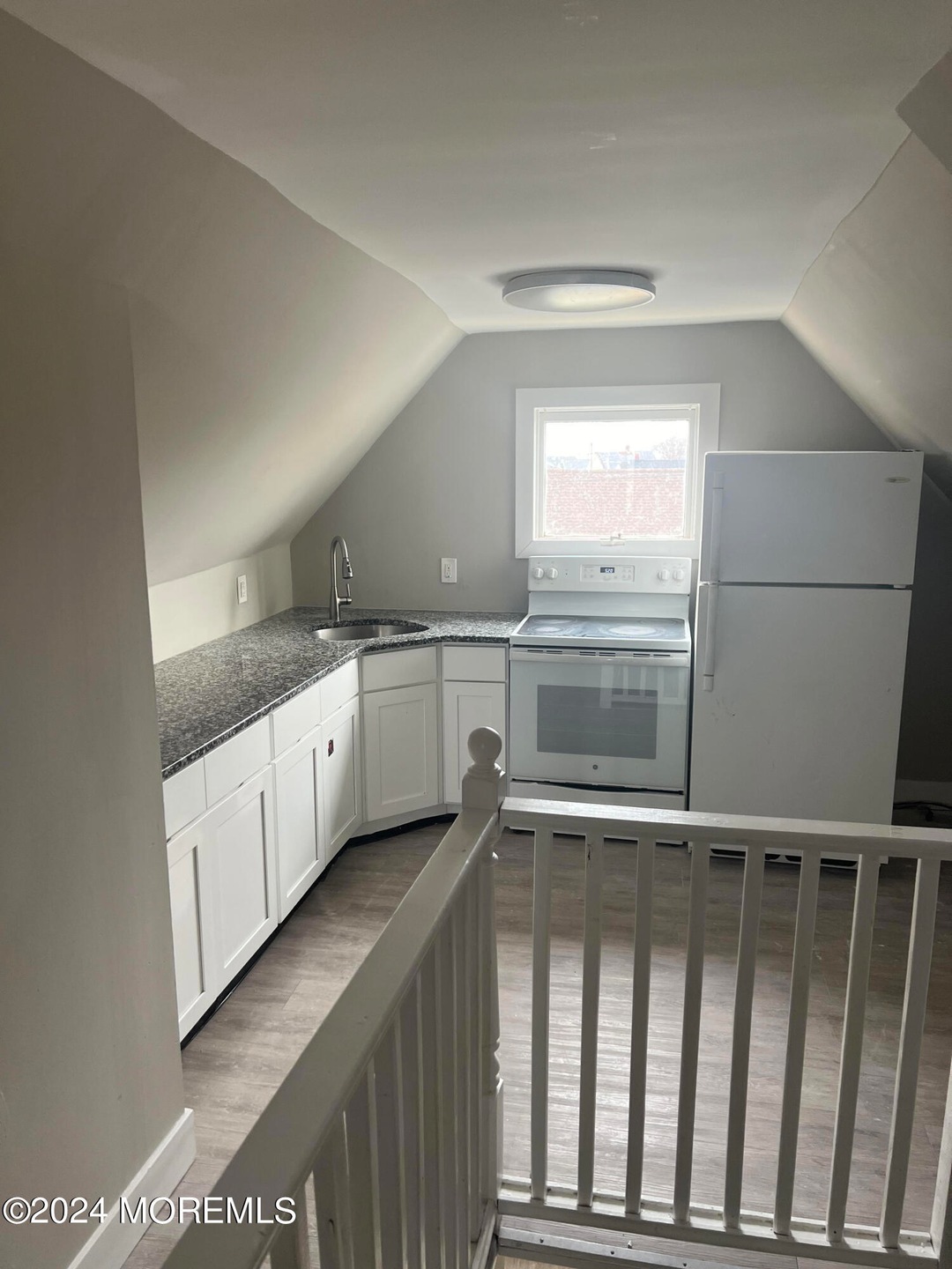 138 2nd St unit 5, Keyport, NJ 07735 - photo 1