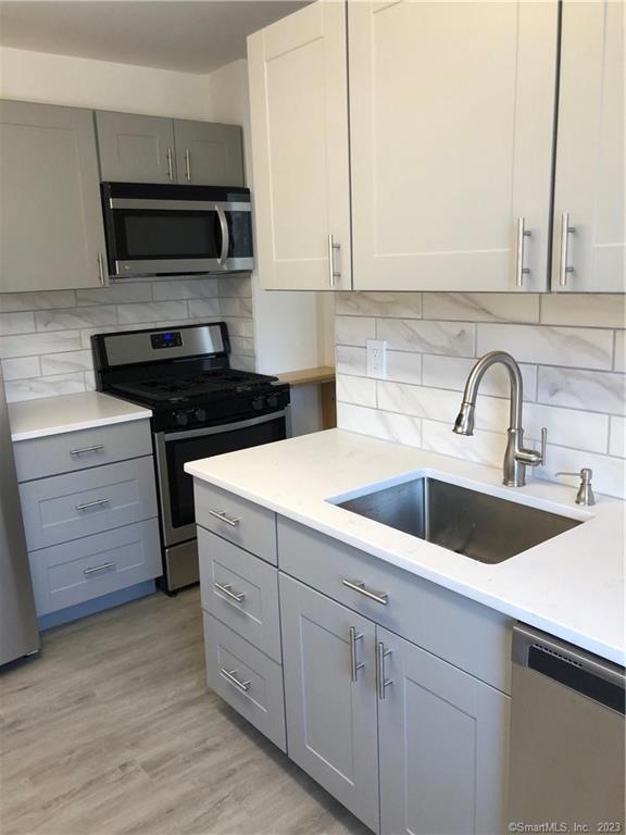 Bedford Towers Condominium unit 2R, Stamford, CT 06901 - photo 1