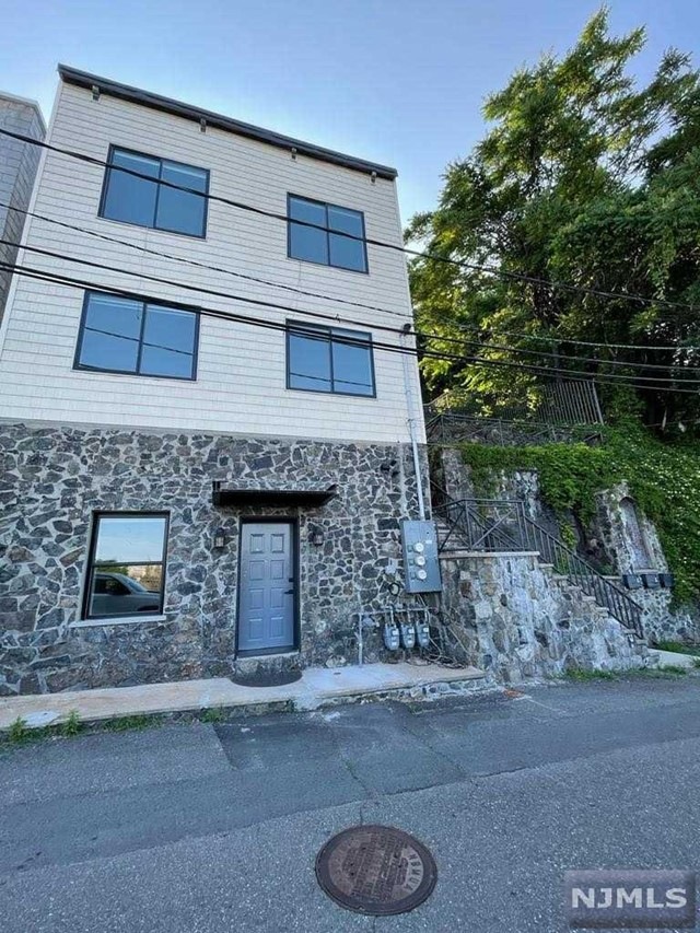 9009 Riverside Place unit 3, North Bergen, NJ 07047 - photo 1