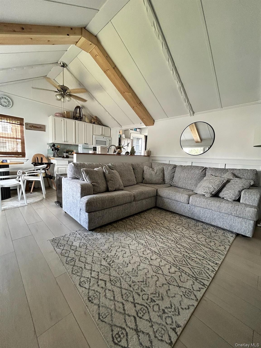 800 S 6th St, Lindenhurst, NY 11757 - photo 1