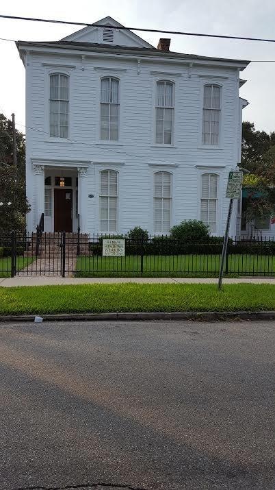 1537 Calhoun St, New Orleans, LA 70118 - photo 1