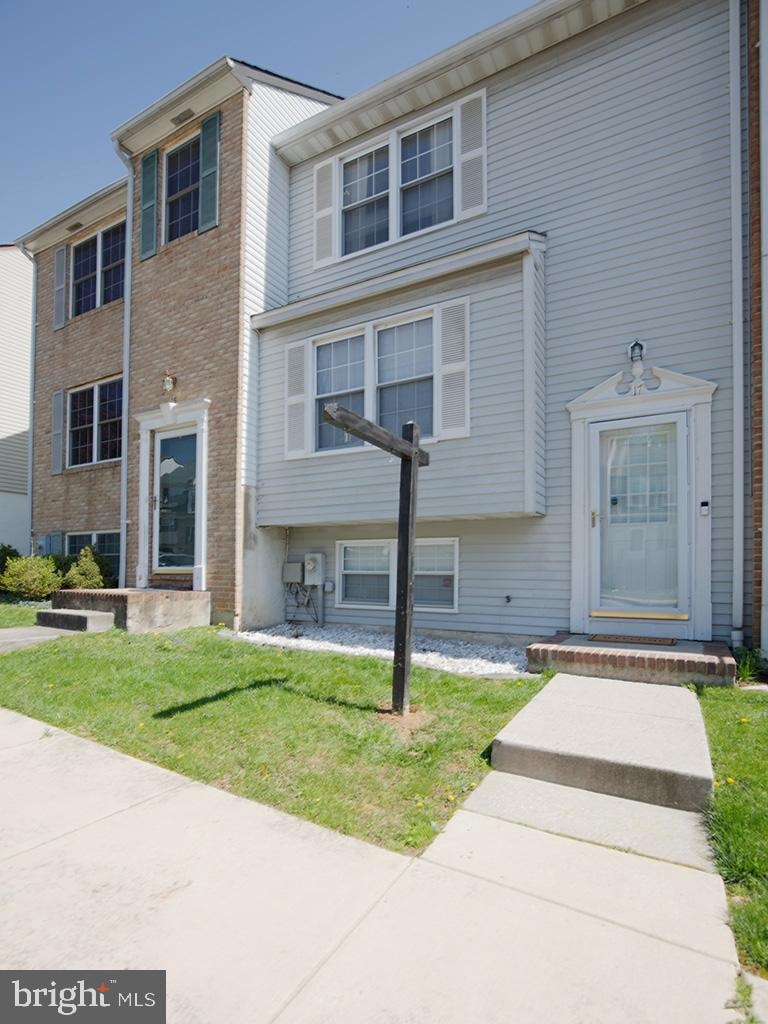 17 Piedmont Ct, Halethorpe, MD 21227 - photo 1