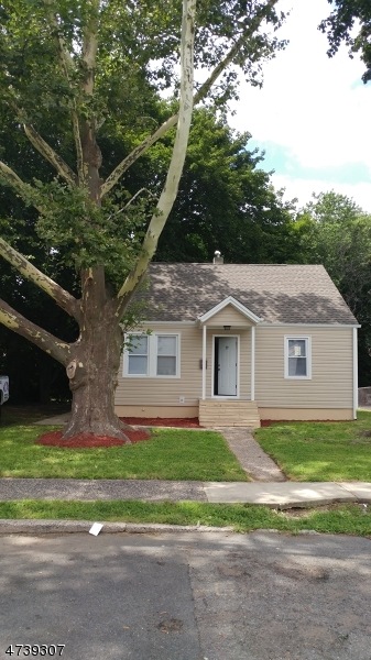 17 Salem Rd, Paterson, NJ 07502 - photo 1