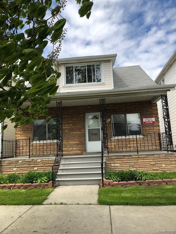 2327 Holmes St, HamtraMcK, MI 48212 - photo 1