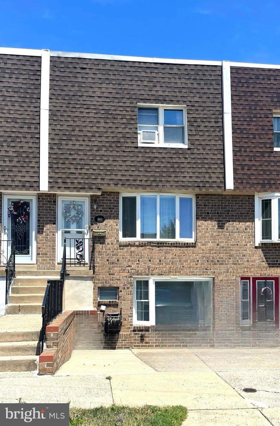2523 Casimir St, Philadelphia, PA 19137 - photo 1