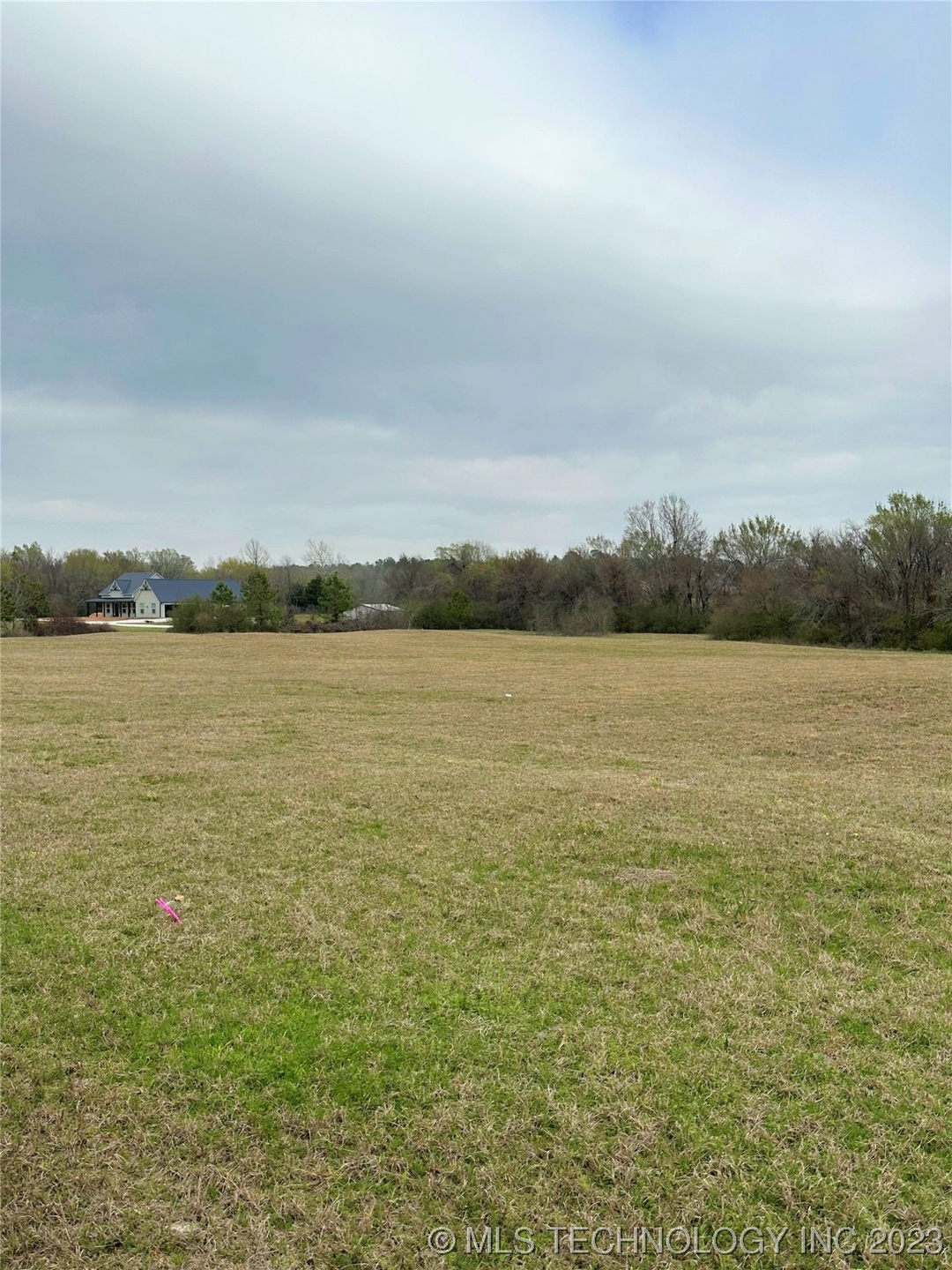 Beautiful location for your dream home!