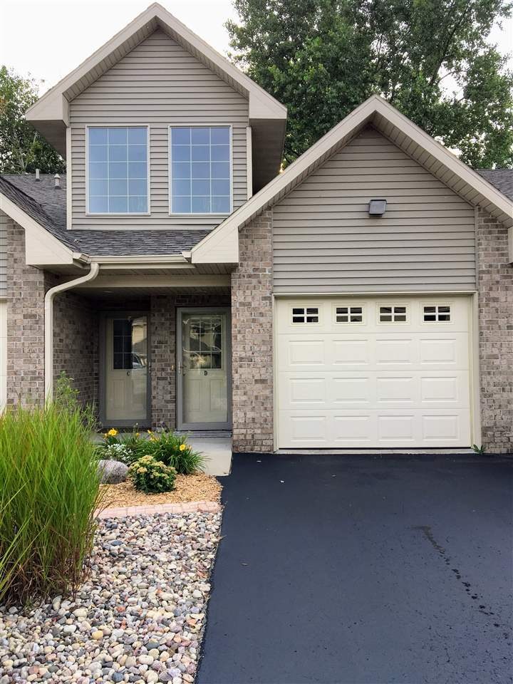 Welcome to 4731 Everbreeze Circle!