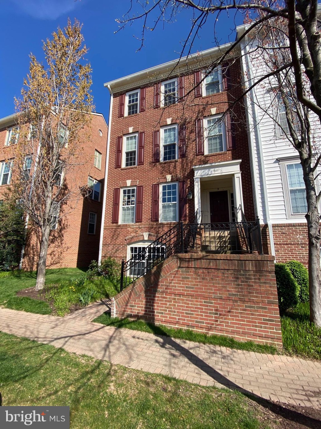 1607B Potomac Greens Dr, Alexandria, VA 22314 - photo 1