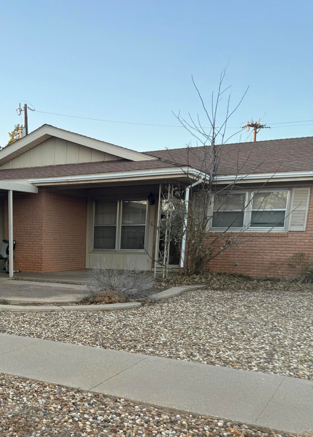 1600 W Lynn St, Slaton, TX 79364 - photo 1