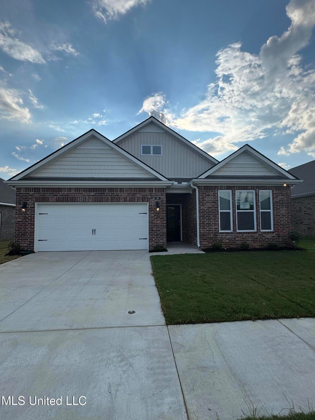 Pending $321,990 • Co-Listing Agent