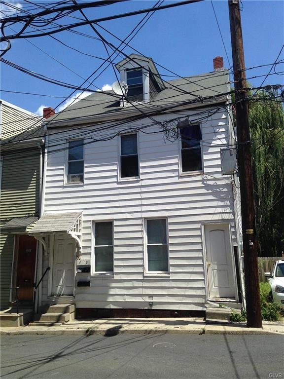 325 N Lumber St unit 1, Allentown, PA 18102 - photo 1