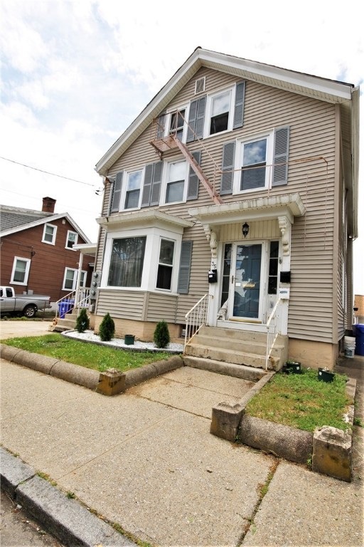 35 South St, Pawtucket, RI 02860 - photo 1