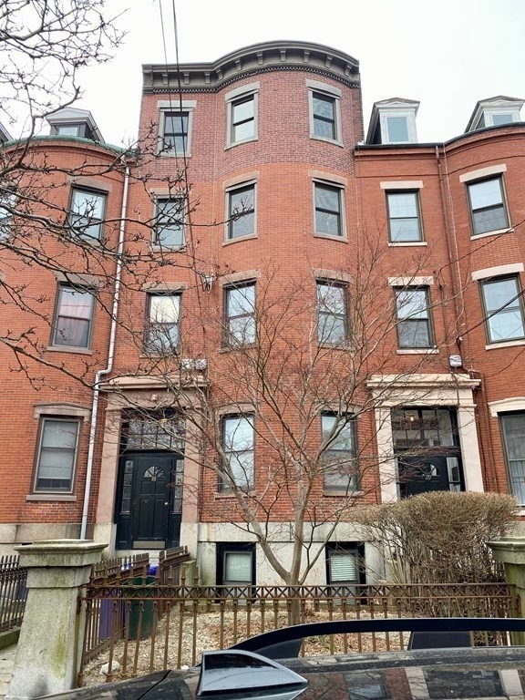 181 Webster St unit 2, Boston, MA 02128 - photo 1