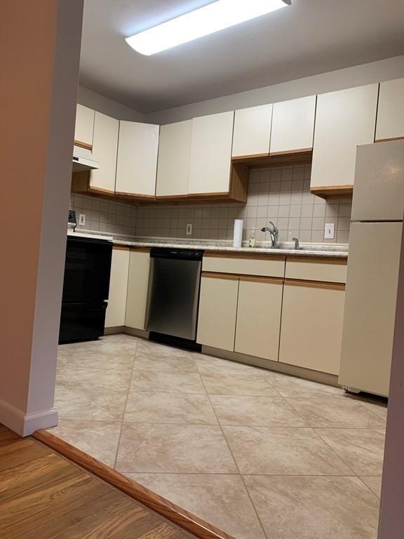 95 Park Ave unit 10, West Springfield, MA 01089 - photo 1