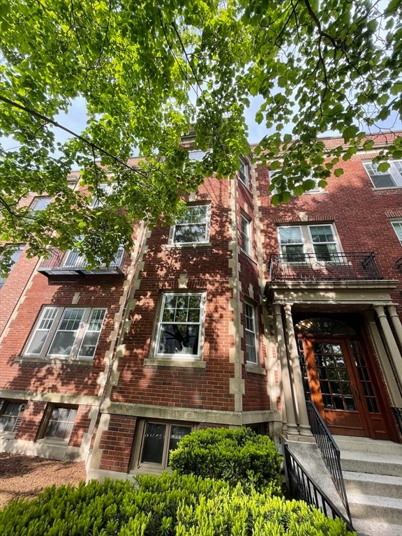 18 Dean Rd unit 3, Brookline, MA 02445 - photo 1