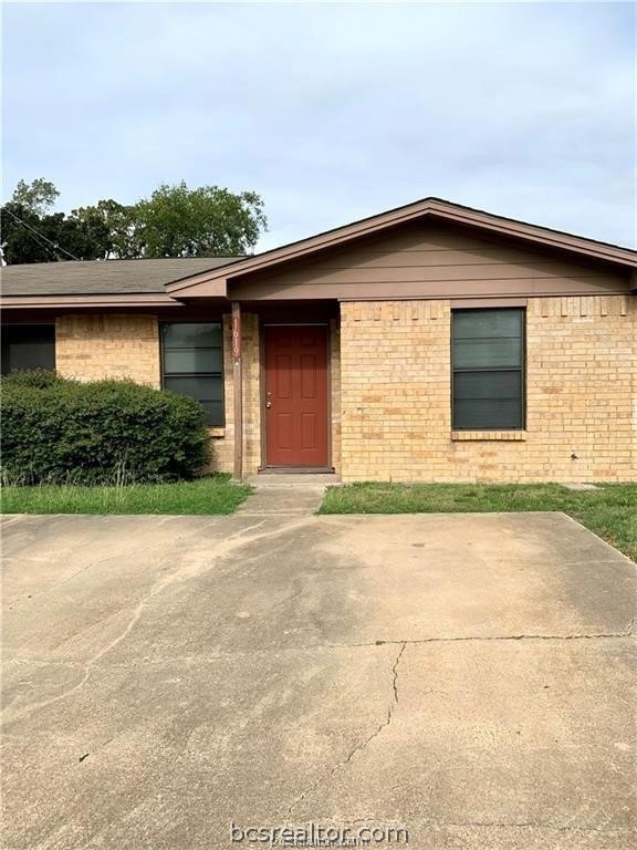 1619 Cloverdale Ct, College Station, TX 77840 - photo 1