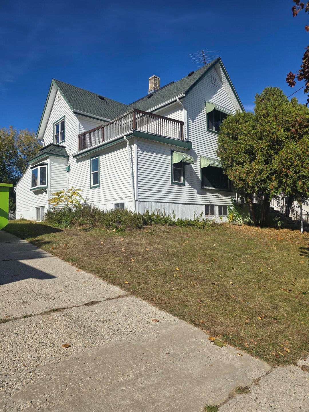 1332 S 13th St, Manitowoc, WI 54220 - photo 1