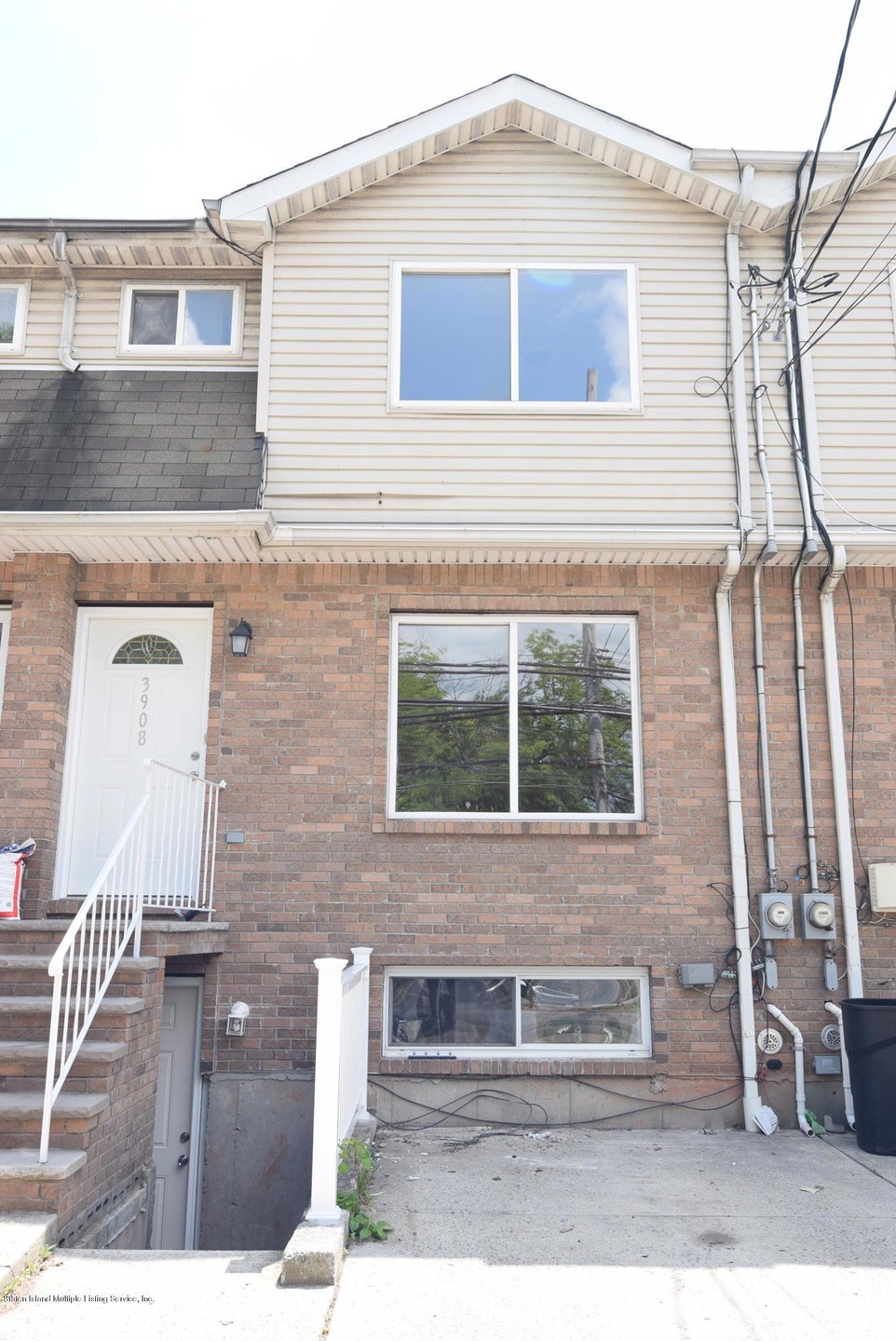 3908 Victory Blvd, Staten Island, NY 10314 - photo 1