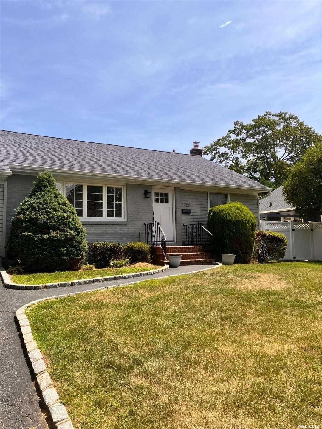 Sold $735,000 • Co-Listing Agent