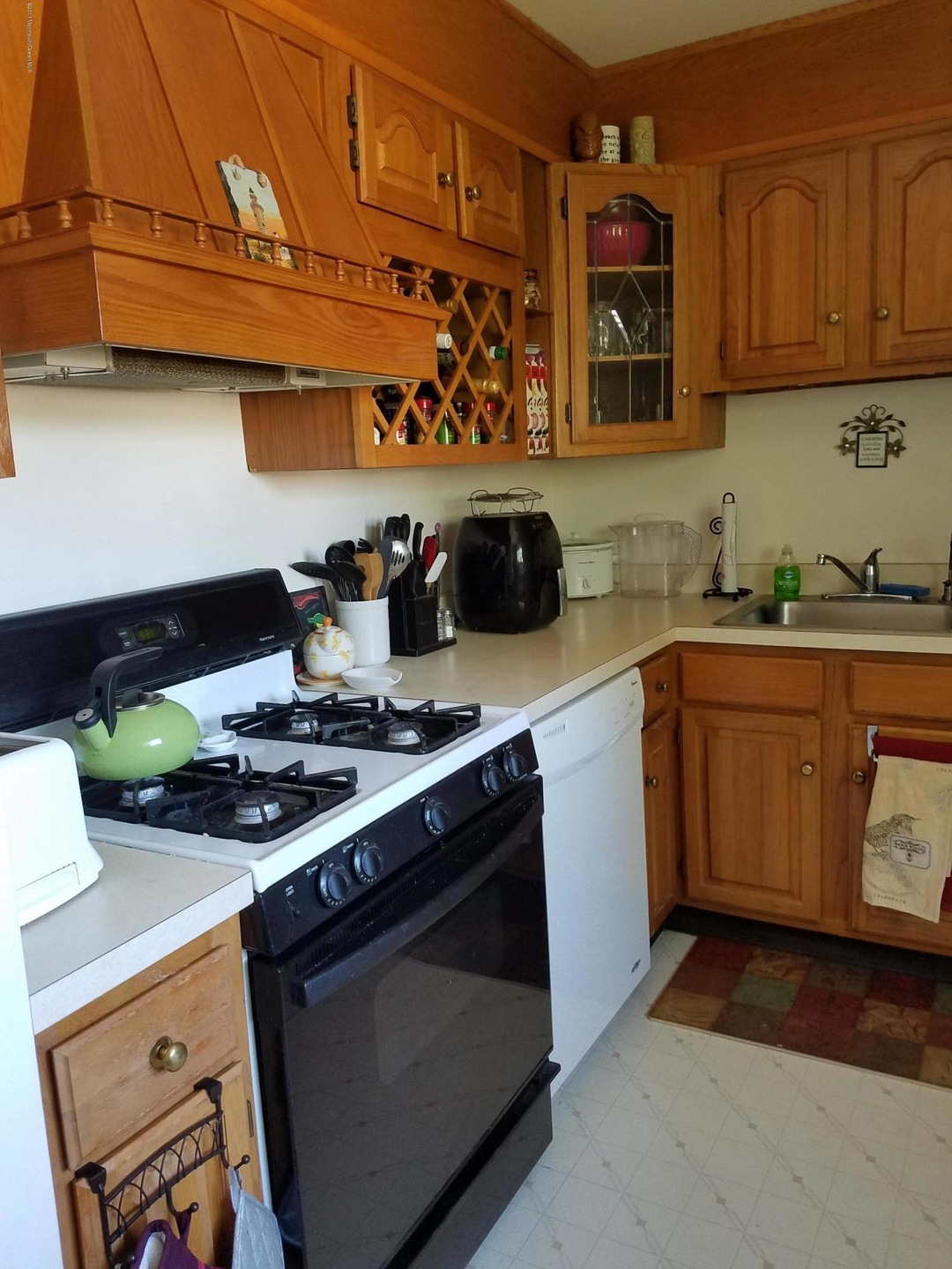 7 Magnolia Ln, Eatontown, NJ 07724 - photo 1