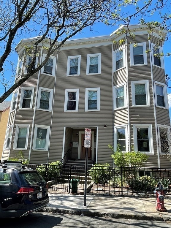 22 Sewall St unit 5, Somerville, MA 02145 - photo 1