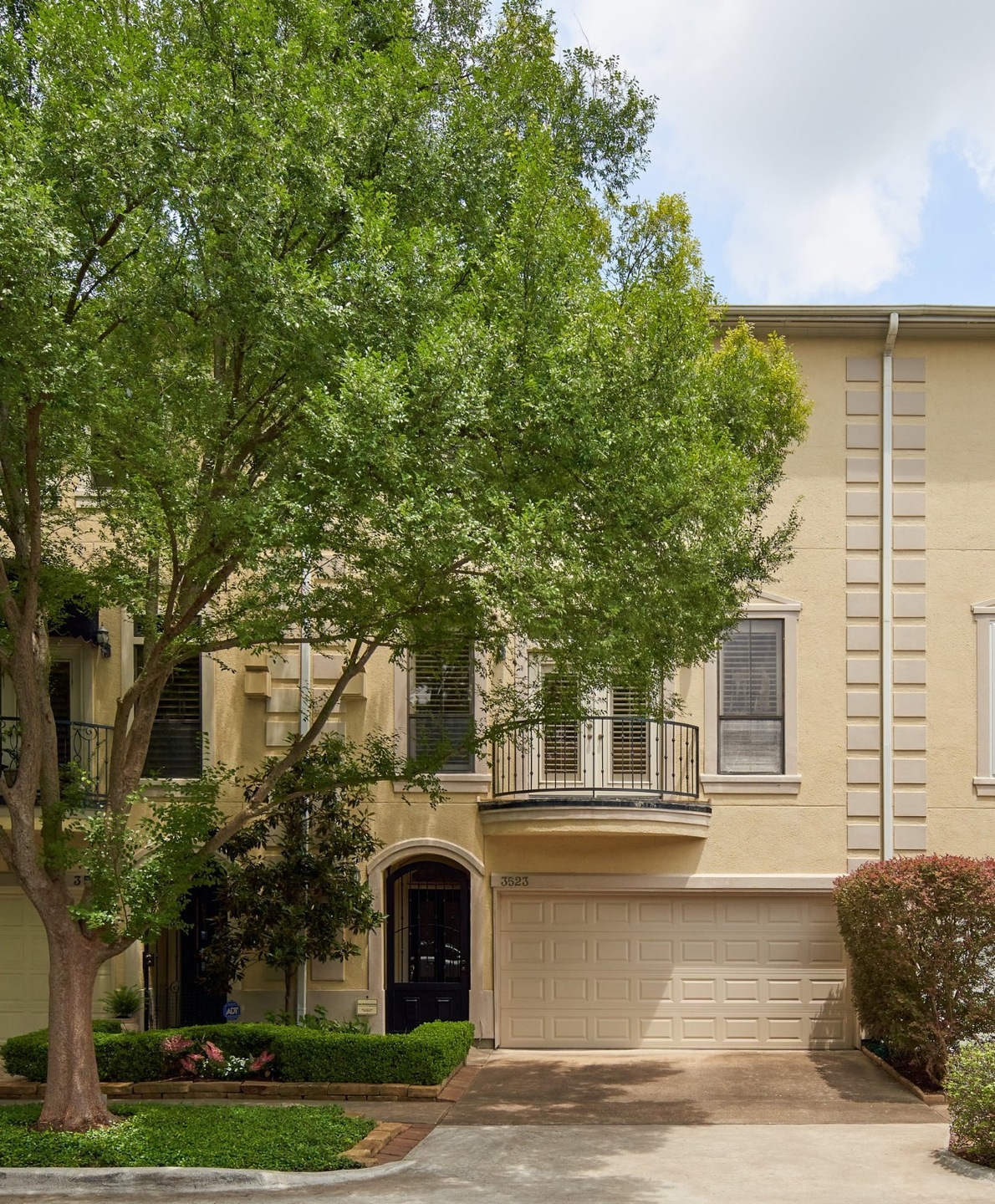 3523 Yupon St, Houston, TX 77006 - photo 1