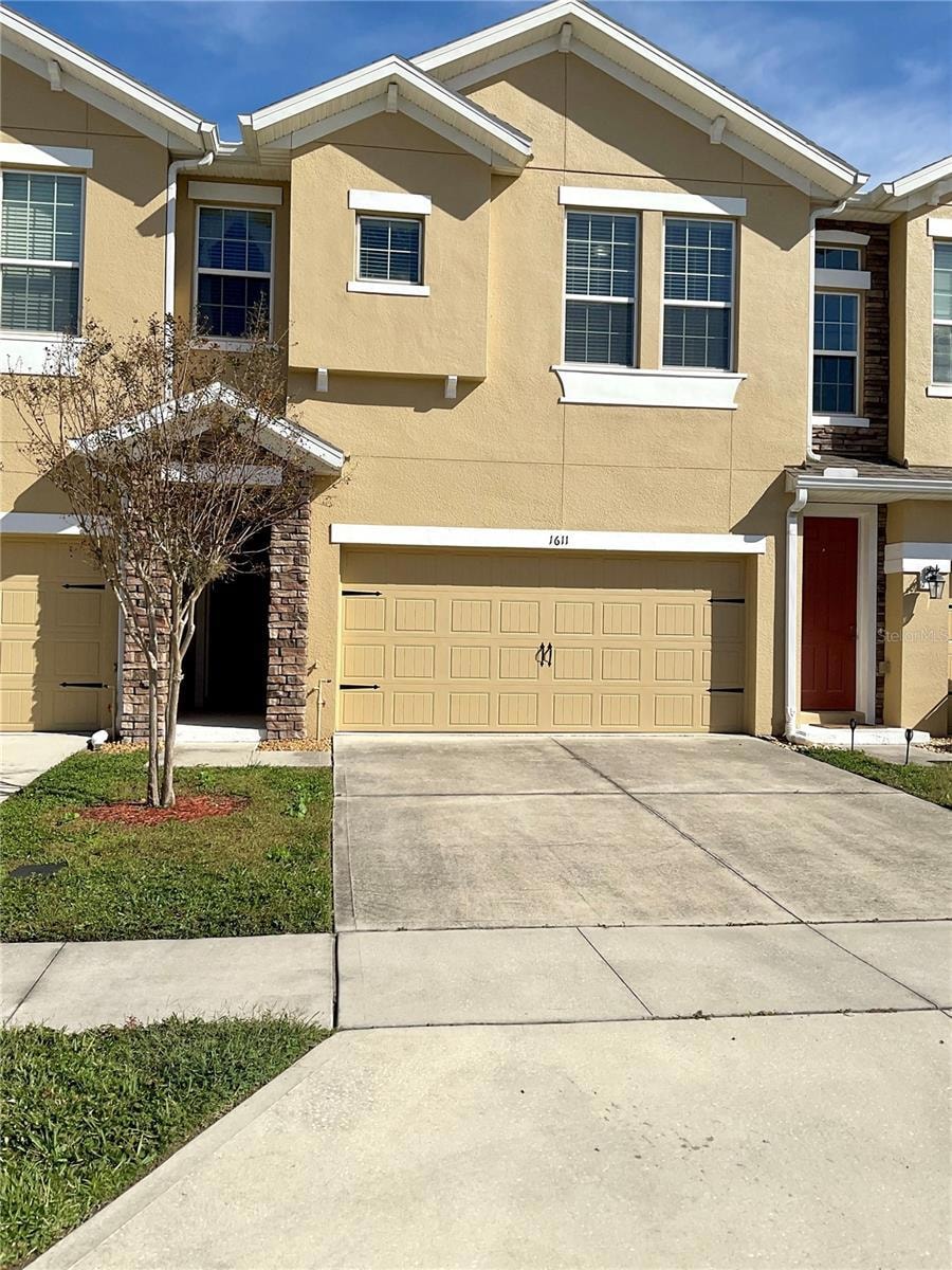 1611 Mohegan Blvd, Kissimmee, FL 34744 - photo 1