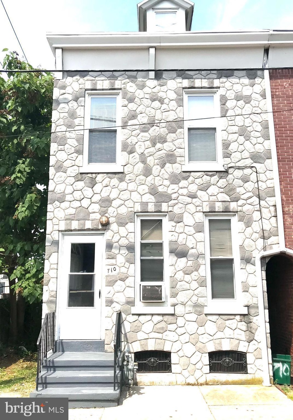 710 Moss St, Reading, PA 19604 - photo 1