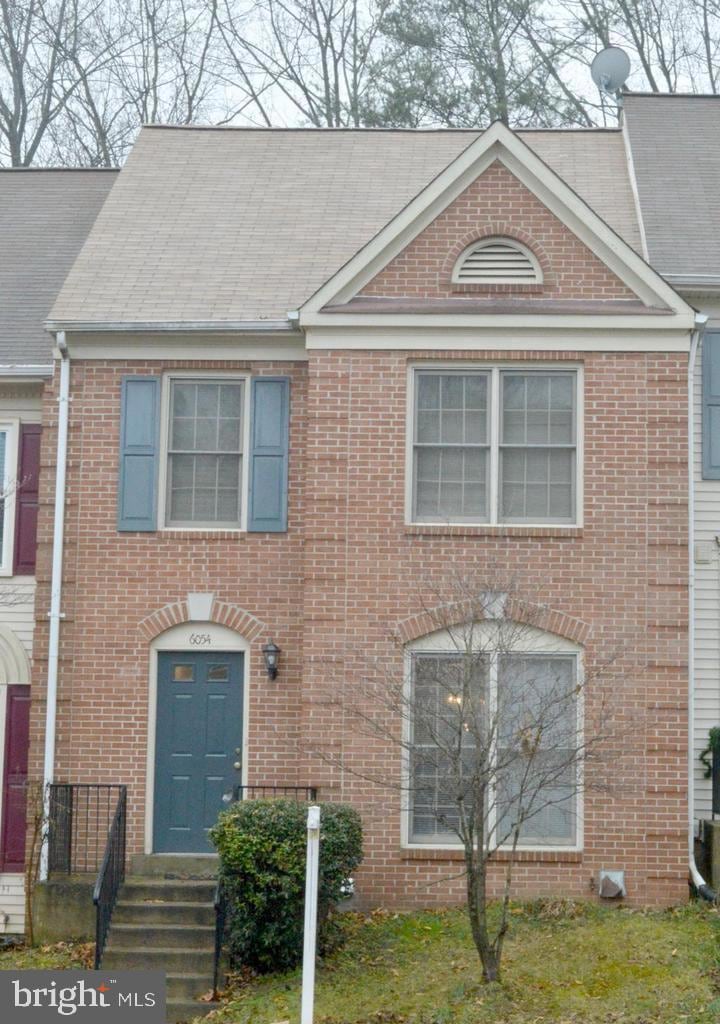 6054 Rockton Ct, Centreville, VA 20121 - photo 1