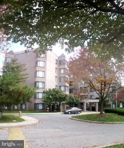 3031 Fallstaff Rd unit 301C, Baltimore, MD 21209 - photo 1
