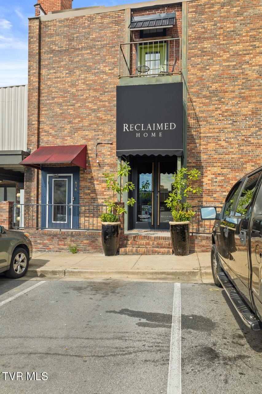 For Sale $399,000 • Co-Listing Agent