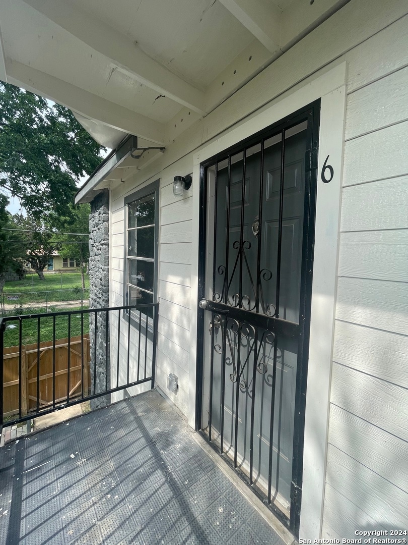 1723 W Mayfield Blvd unit 6, San Antonio, TX 78211 - photo 1